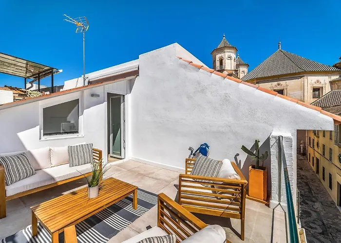 Superb private House in the Heart of Málaga, with sunny rooftop